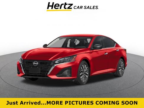 Used 2025 Nissan Altima 2.5 SV FWD image 1