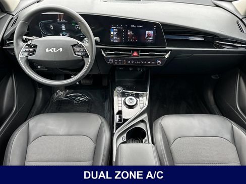 Used 2024 Kia Niro EX FWD image 17