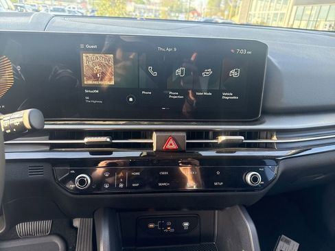 New 2026 Kia Sportage LX FWD image 11