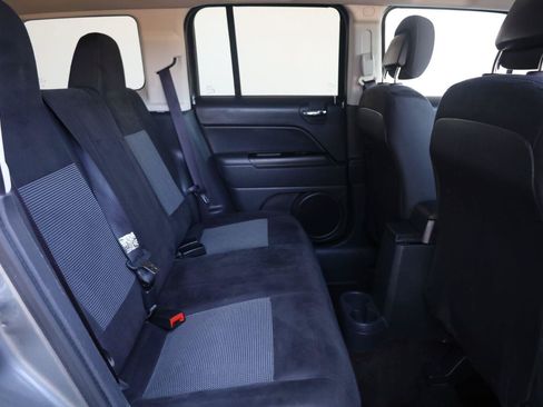 Used 2013 Jeep Patriot Latitude w/ Sun/Sound Group AWD/4WD image 22