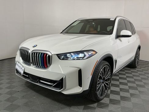 Certified 2024 BMW X5 xDrive40i w/ Premium Package AWD/4WD image 2