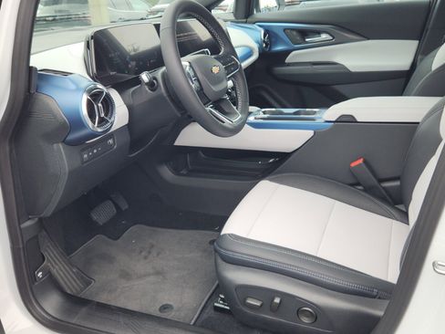 New 2026 Chevrolet Equinox EV LT image 6