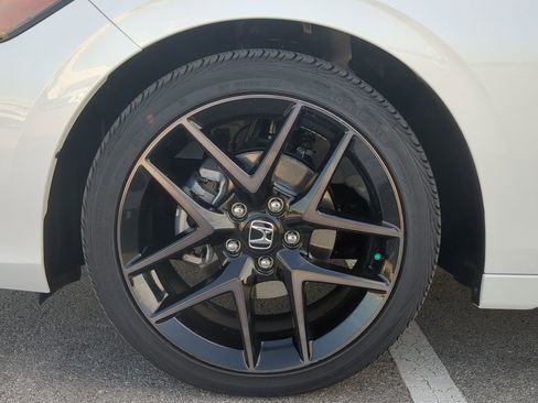 Certified 2024 Honda Civic Sport Touring image 13