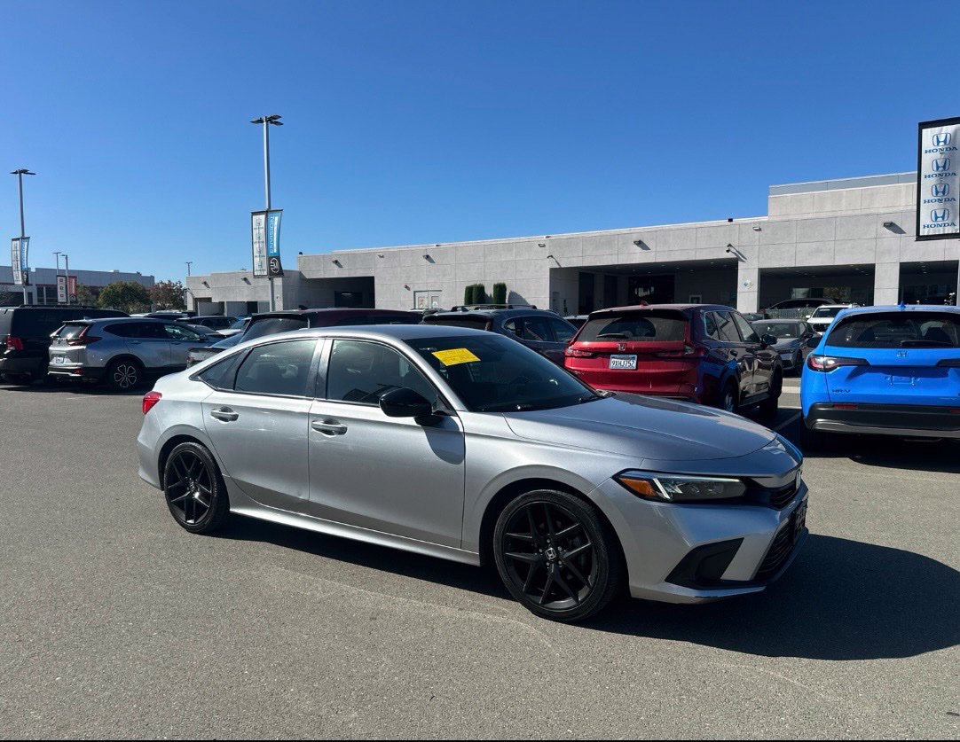 Used 2022 Honda Civic Sport image 2
