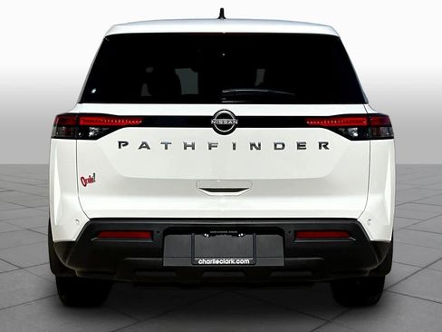 Used 2025 Nissan Pathfinder S image 5