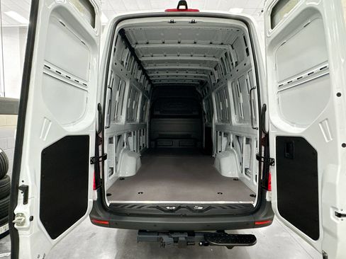 Used 2026 Mercedes-Benz Sprinter 2500 image 24
