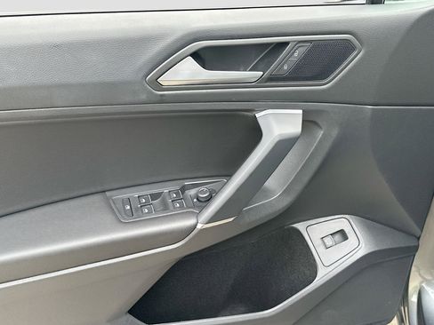 Used 2020 Volkswagen Tiguan SEL image 18