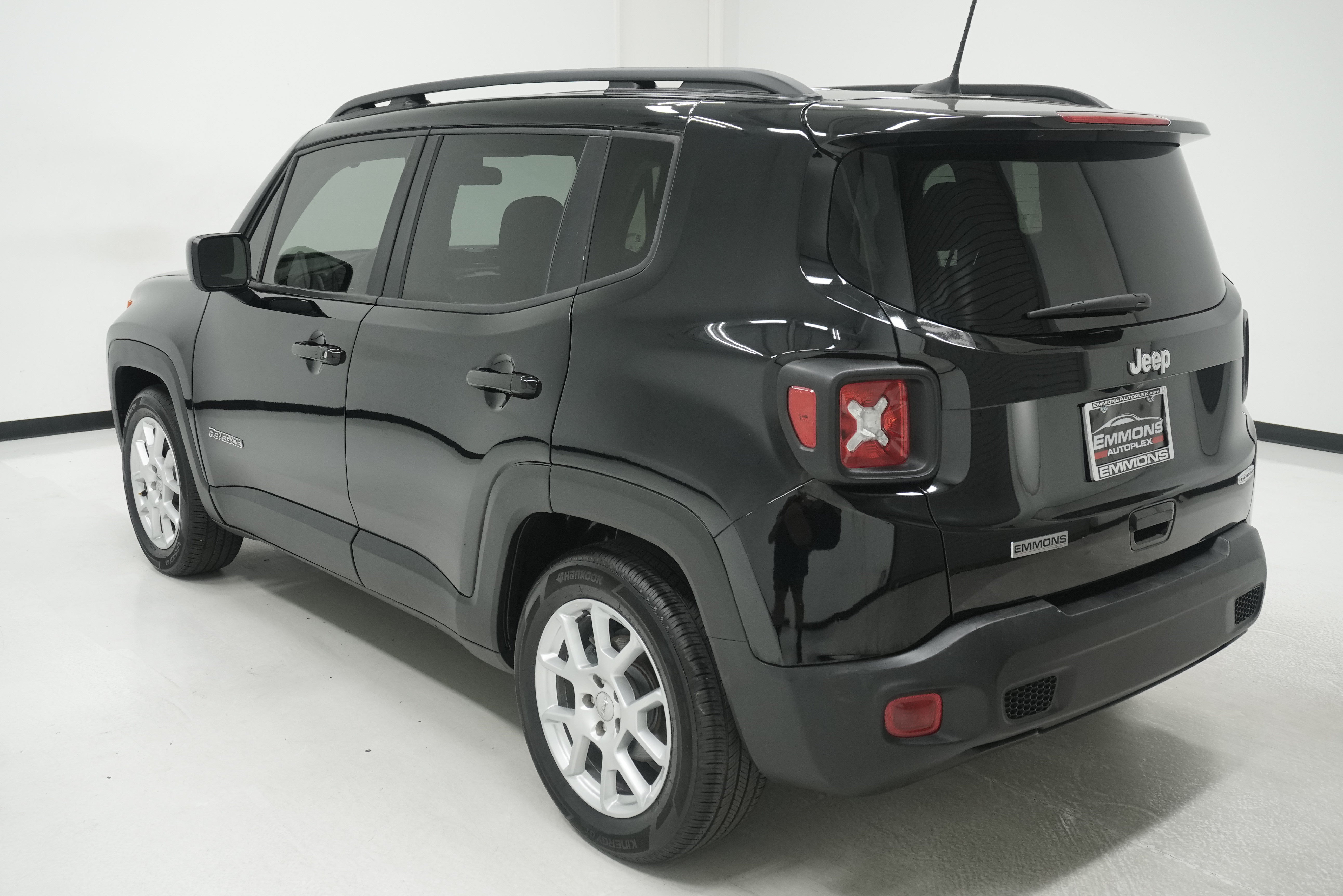 Used 2020 Jeep Renegade Latitude FWD image 6