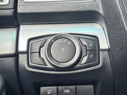 Used 2016 Ford Explorer XLT w/ Equipment Group 202A image 23