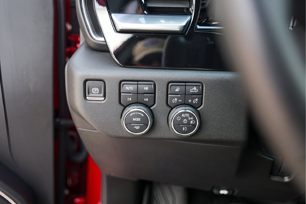 Certified 2025 Chevrolet Silverado 1500 RST AWD/4WD image 17