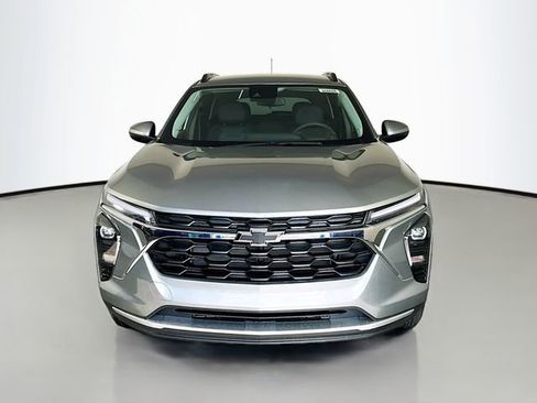 New 2026 Chevrolet Trax LT w/ LPO, Blackout Package image 3