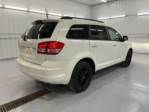 Used 2020 Dodge Journey SE w/ Blacktop Package FWD image 4