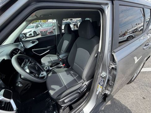 Used 2025 Kia Soul LX w/ LX Technology Package image 36