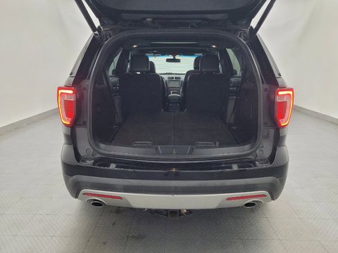 Used 2017 Ford Explorer XLT w/ Equipment Group 202A FWD image 29