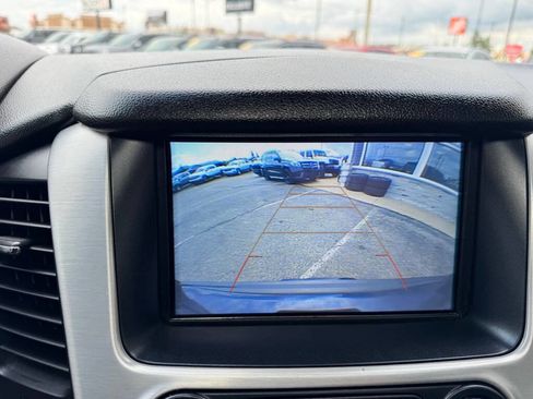 Used 2020 GMC Yukon XL SLT image 25