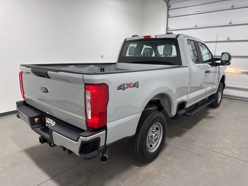 New 2026 Ford F250 XL w/ XL Chrome Package image 4