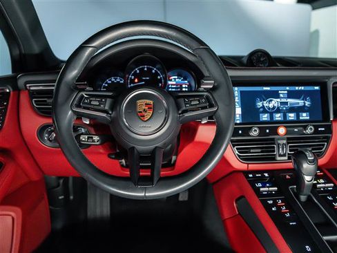 Used 2023 Porsche Macan AWD/4WD image 18
