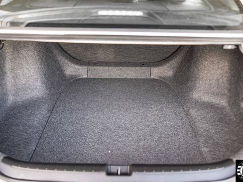 Used 2018 Honda Accord LX image 6