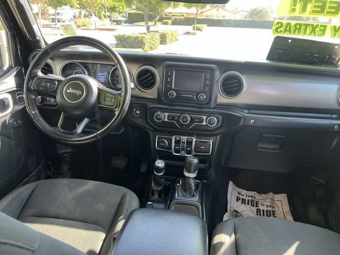 Used 2020 Jeep Gladiator Sport w/ Quick Order Package 24S image 33