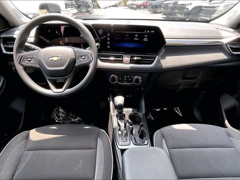Used 2025 Chevrolet TrailBlazer LS w/ LS Convenience Package FWD image 15
