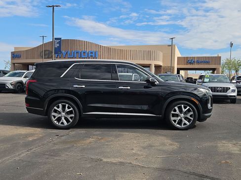 Used 2022 Hyundai Palisade SEL w/ Premium Package FWD image 4