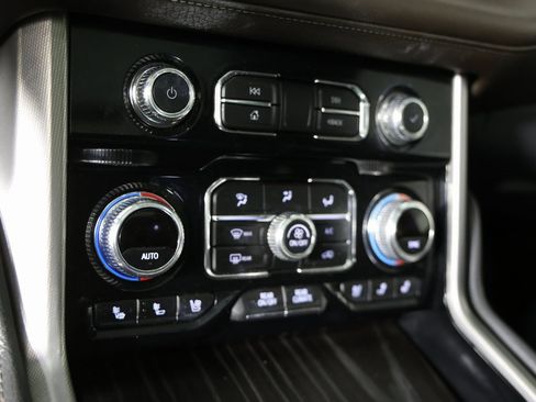 Certified 2023 GMC Yukon XL Denali image 19