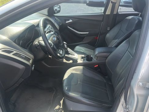 Used 2014 Ford Focus SE w/ Equipment Group 201A FWD image 9