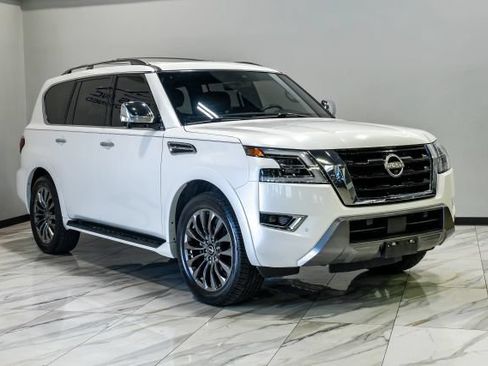 Used 2023 Nissan Armada Platinum w/ Captain's Chairs Package RWD image 8