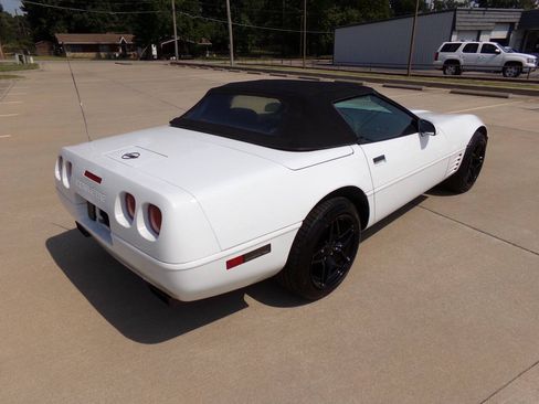 Used 1992 Chevrolet Corvette Convertible RWD image 27