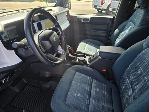 Certified 2023 Ford Bronco Heritage Edition AWD/4WD image 9