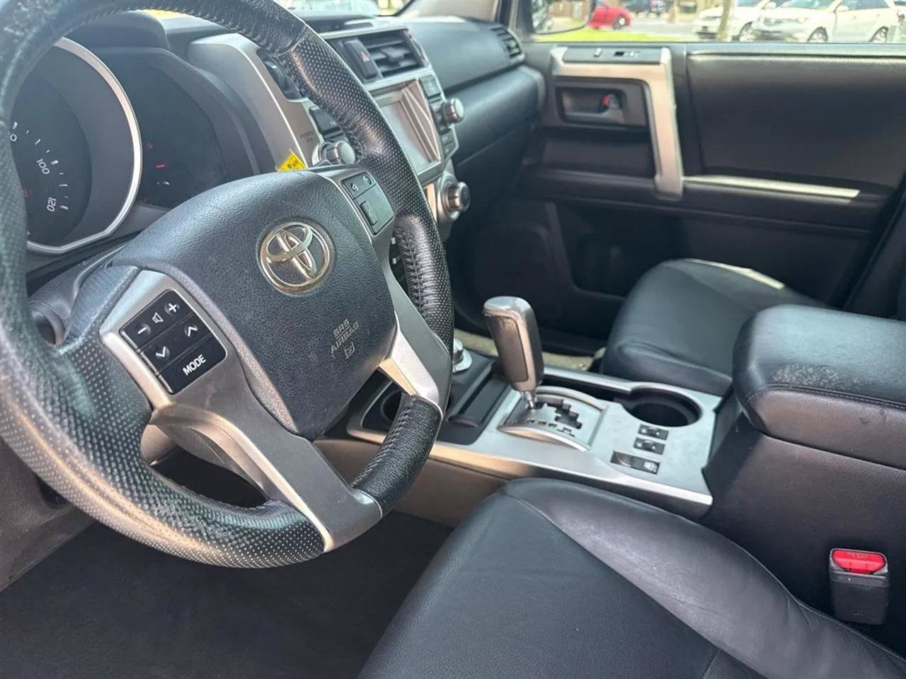 Used 2011 Toyota 4Runner Limited w/ Convenience Pkg AWD/4WD image 34