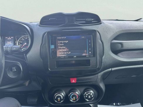 Used 2016 Jeep Renegade Latitude AWD/4WD image 31