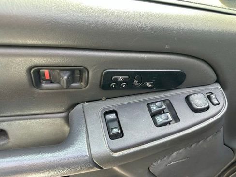 Used 2005 GMC Sierra 1500 SLT w/ Light Duty Power Package AWD/4WD image 13