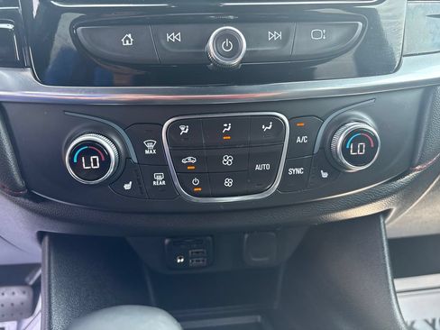 Used 2023 Chevrolet Traverse RS AWD/4WD image 21