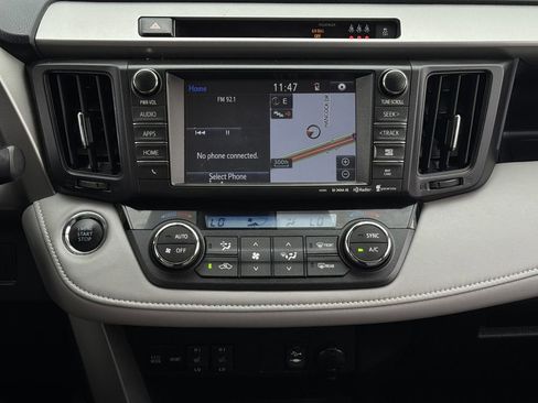 Used 2017 Toyota RAV4 Limited FWD image 17