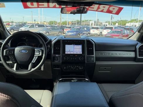 Used 2019 Ford F350 XLT w/ XLT Premium Package image 12