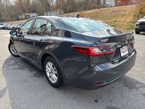 Used 2025 Toyota Camry LE image 6