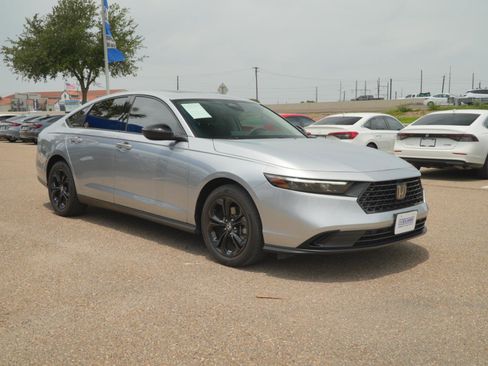 Used 2025 Honda Accord SE image 3
