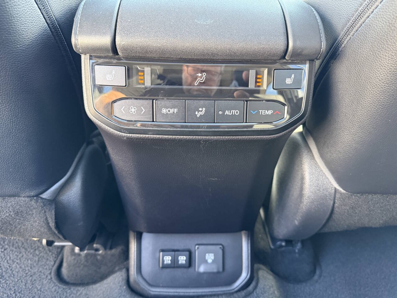 Used 2021 Toyota Highlander Limited AWD/4WD image 27