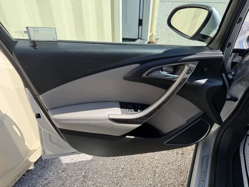 Used 2015 Buick Verano w/ Comfort Package FWD image 9