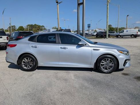 Used 2020 Kia Optima LX image 2