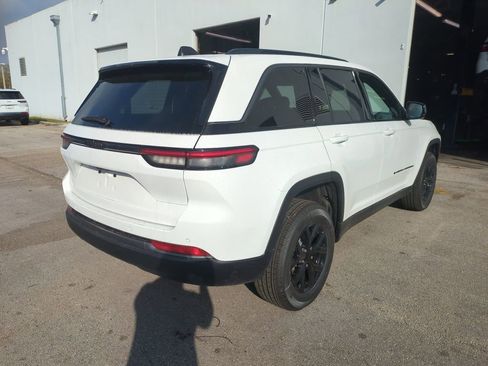 New 2026 Jeep Grand Cherokee Altitude RWD image 5