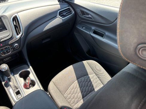 Used 2019 Chevrolet Equinox LT FWD image 16