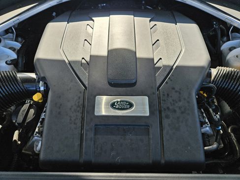 Used 2023 Land Rover Range Rover SE image 32