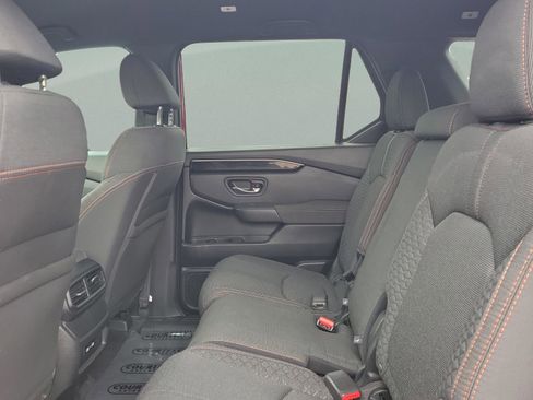 Used 2023 Honda Pilot Sport image 5