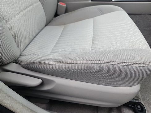 Used 2017 Toyota Camry LE image 33