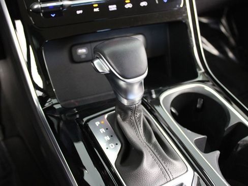 Used 2024 Kia Carnival SX FWD image 23