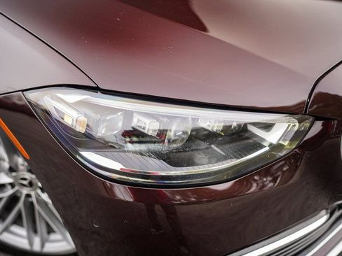 Used 2022 Mercedes-Benz S 580 4MATIC Sedan w/ 3D Technology Package image 7