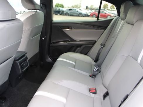 Used 2025 Toyota Camry SE FWD image 34