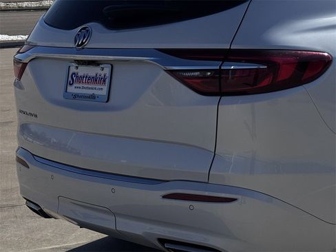 Used 2020 Buick Enclave Avenir image 6